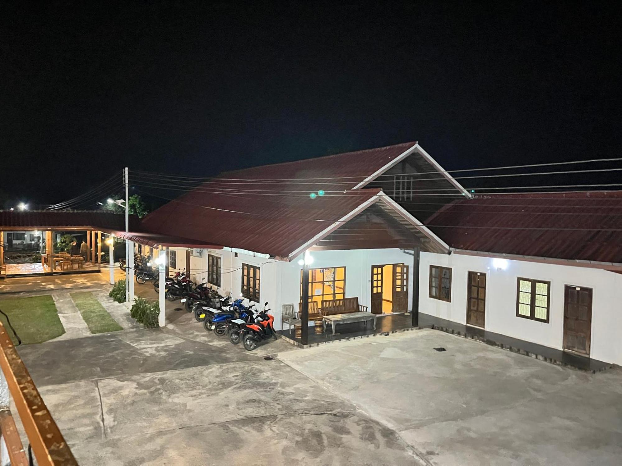 Sanhak Guesthouse 1 Ban Nahin-Nai Esterno foto